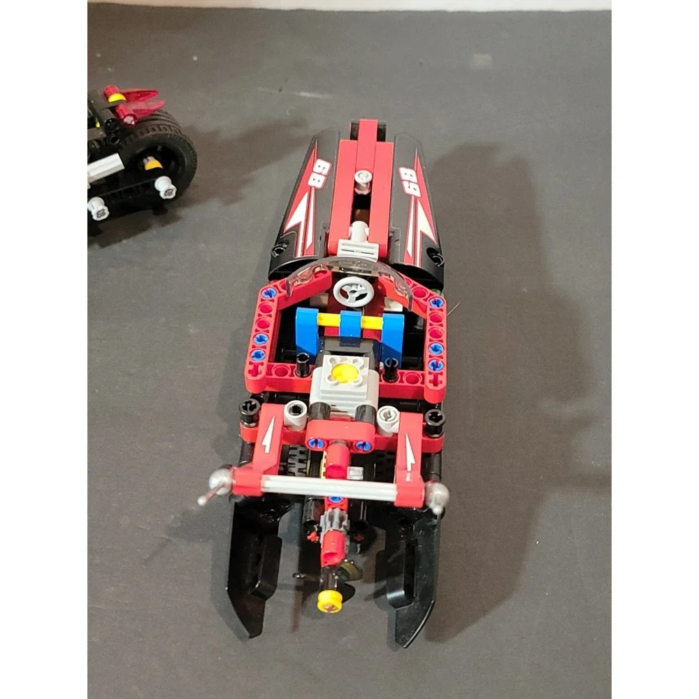 Lego Technic Red‎ Power Boat And Yellow Stunt Bike #42089 #42058